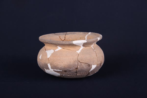 汉黄褐陶釜