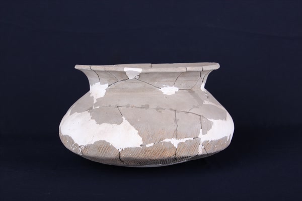 汉灰陶釜