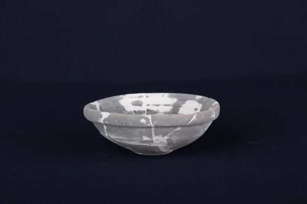 汉灰陶钵