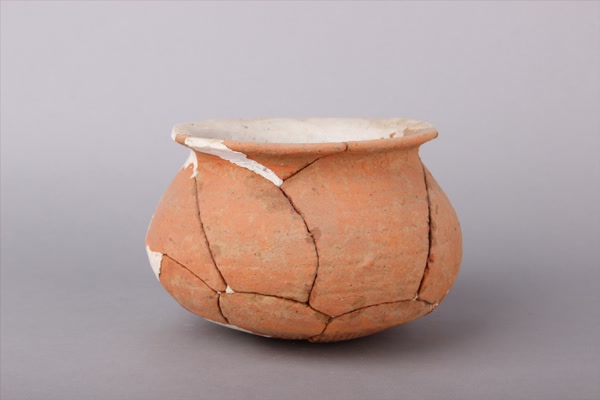 东汉红陶釜