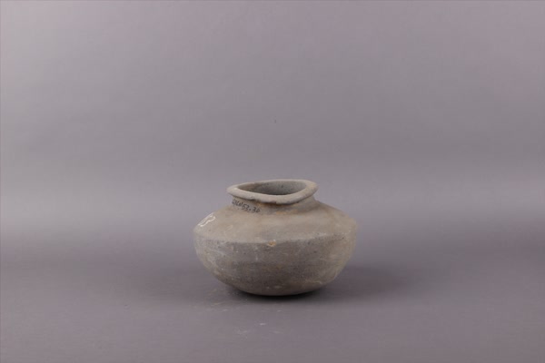 汉灰陶圜底罐