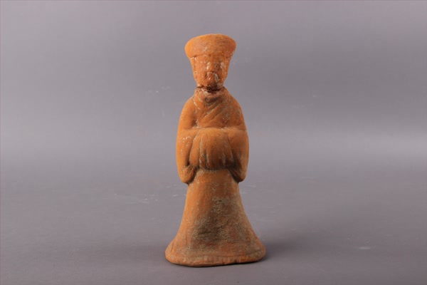 东汉红陶侍俑