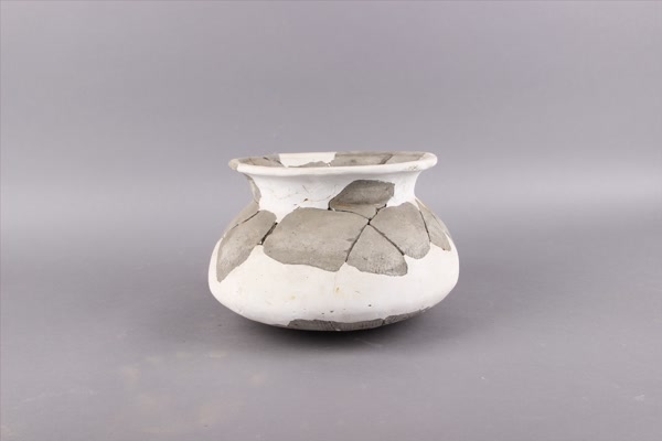 东汉灰陶釜