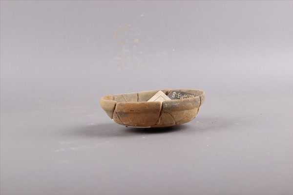 汉灰褐陶钵