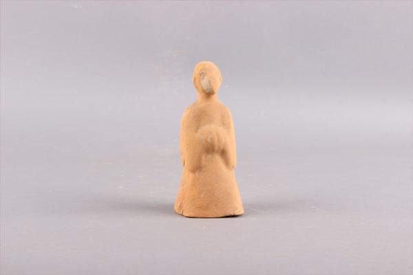 东汉红陶侍俑