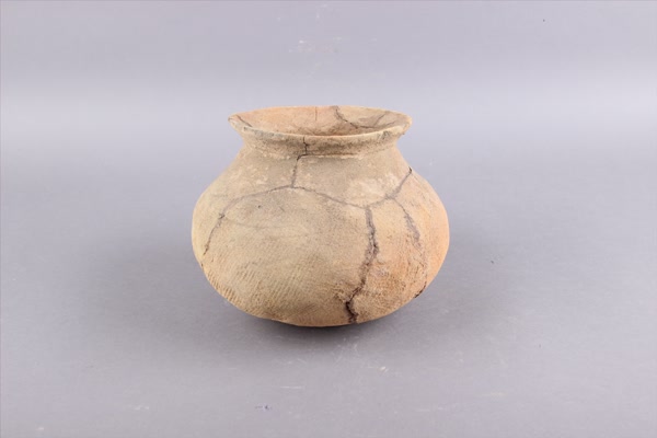 汉灰陶釜