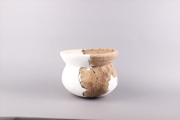 汉绳纹灰陶釜