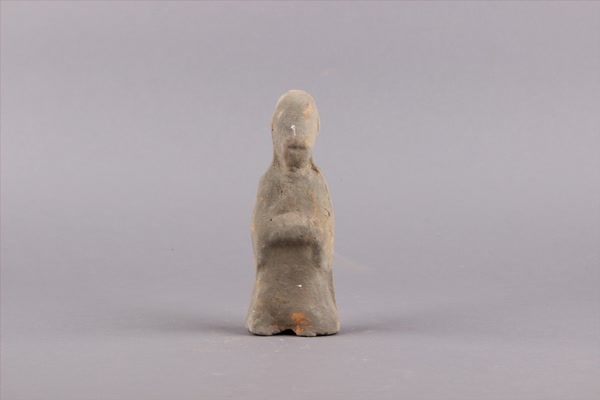 东汉灰陶侍俑