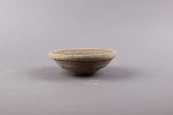 汉灰陶钵