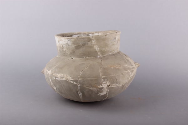 汉直口灰陶釜