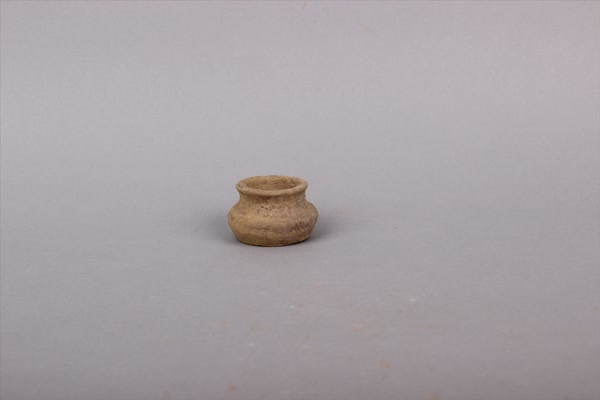 东汉灰陶罐
