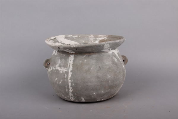 东汉灰陶釜