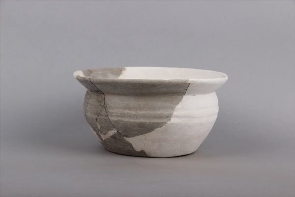 汉灰陶釜