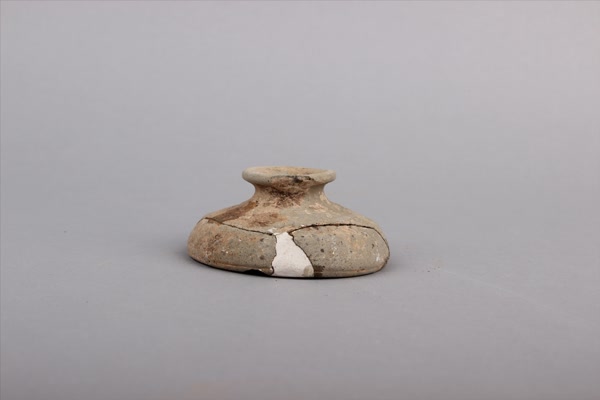汉灰陶器盖