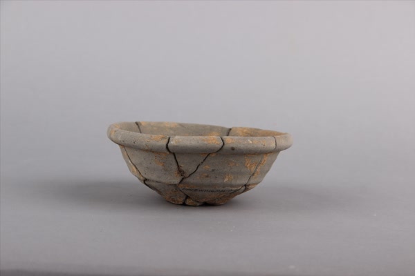 东汉灰陶钵
