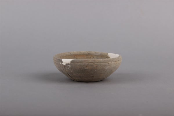 汉灰陶钵