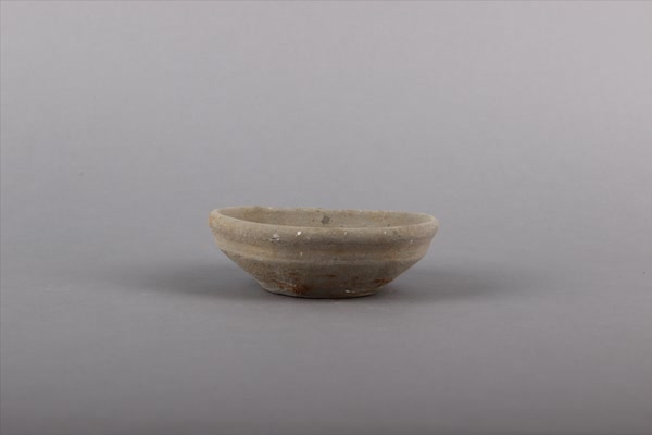 汉灰陶钵