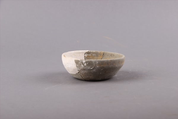 南朝灰陶盏