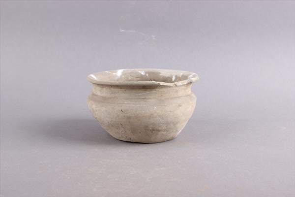 东汉灰陶盆