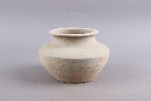 六朝灰陶罐