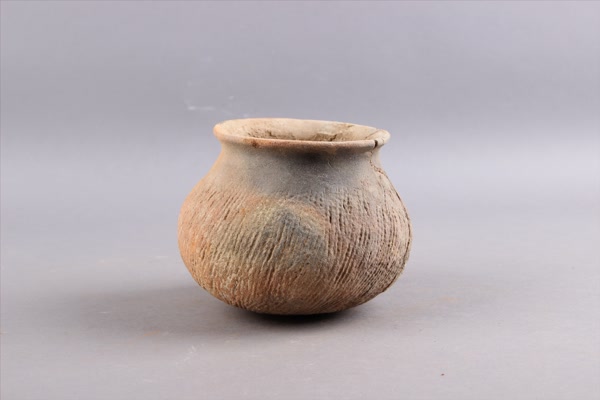 六朝红陶釜
