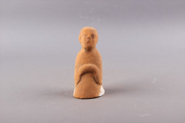 东汉红陶侍俑