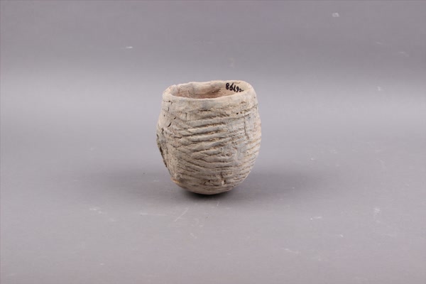 东周花边口灰陶圜底罐