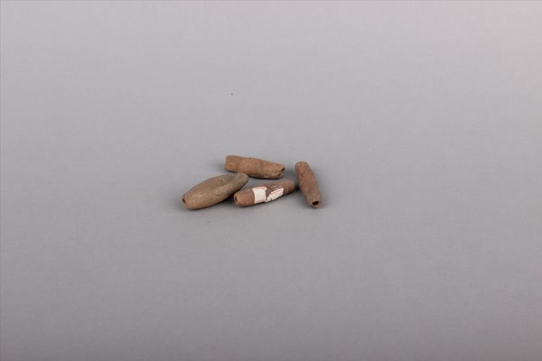 周灰褐陶网坠